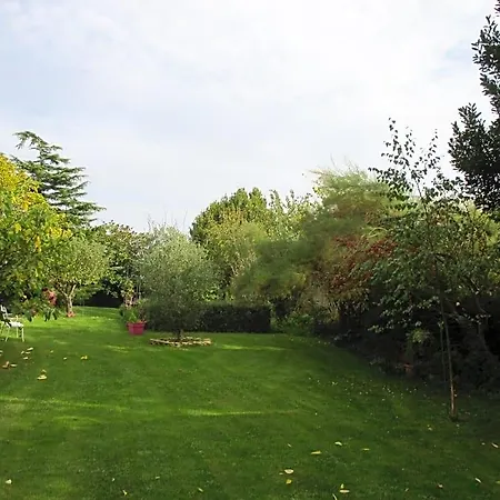 Alojamento de Acomodação e Pequeno-almoço Le Jardin De Camille 3*